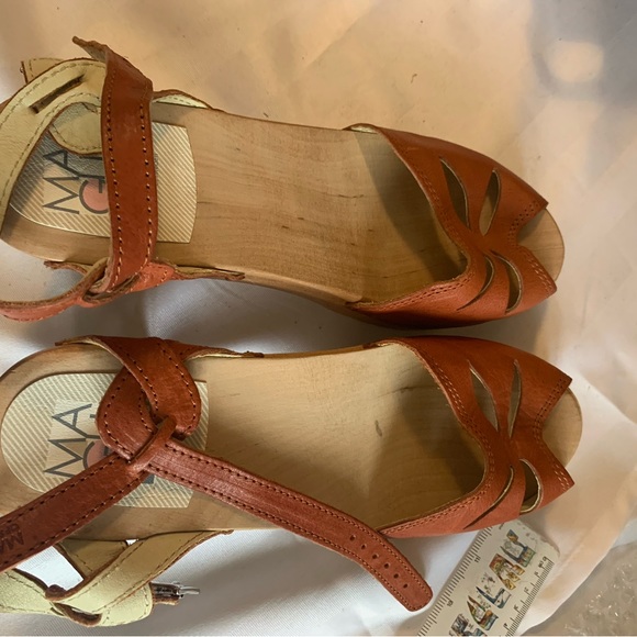 Leather clogs - Picture 5 of 8